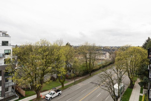 602-2235 Broadway E, Vancouver, BC 
