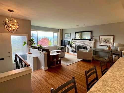 918 Baker Drive, Coquitlam, BC 