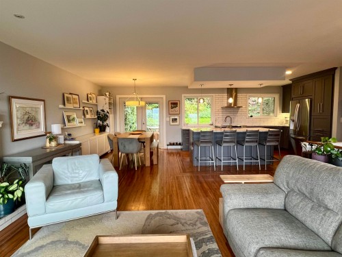 918 Baker Drive, Coquitlam, BC 