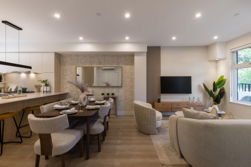 102-342 Mountain Highway  North Vancouver, BC V7J 2K8