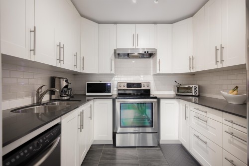 215-251 4th Street W North Vancouver, BC V7M 1H8