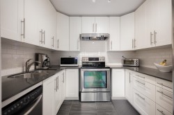 215-251 4th Street W North Vancouver, BC V7M 1H8