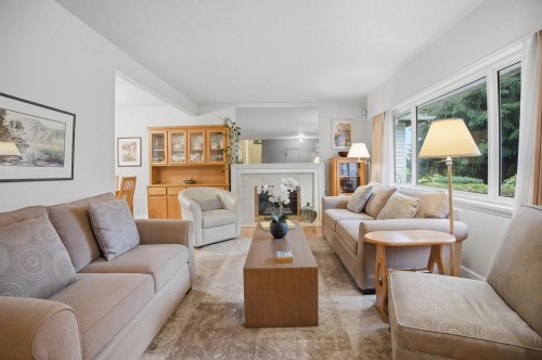1852 Larson Road, North Vancouver, BC 