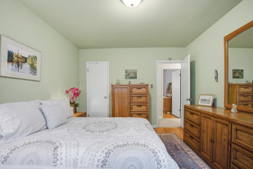 1852 Larson Road, North Vancouver, BC 