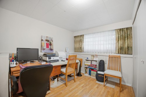 1852 Larson Road, North Vancouver, BC 