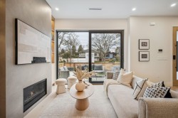 1-448 20 Avenue W Vancouver, BC V5Y 2C8