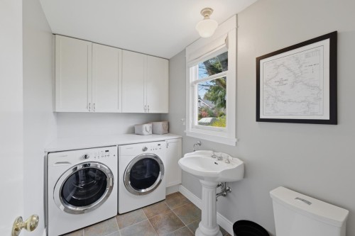 424 Keith Road E, North Vancouver, BC 