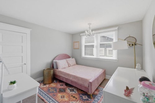 424 Keith Road E, North Vancouver, BC 