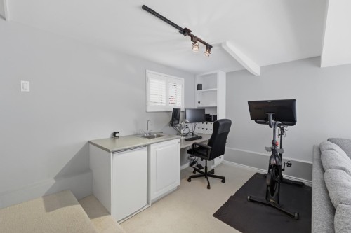 424 Keith Road E, North Vancouver, BC 