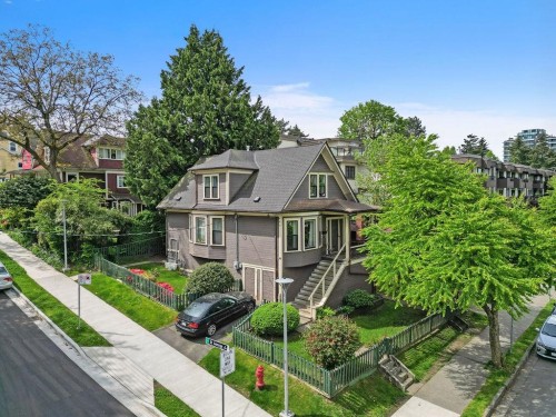 498 5Th Avenue E, Vancouver, BC 