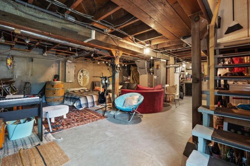 498 5Th Avenue E, Vancouver, BC 