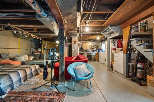 498 5Th Avenue E, Vancouver, BC 