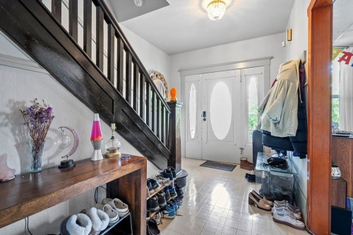 498 5Th Avenue E, Vancouver, BC 