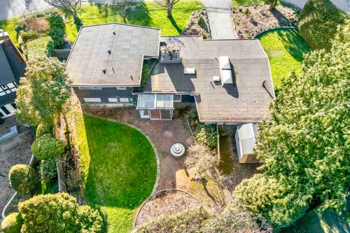429 Newlands Road, West Vancouver, BC 