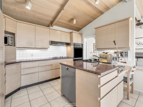 1331 Chartwell Drive, West Vancouver, BC 