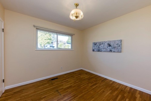 2094 Viewlynn Drive, North Vancouver, BC 