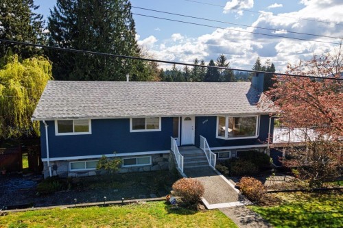 2094 Viewlynn Drive, North Vancouver, BC 