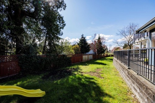 2094 Viewlynn Drive, North Vancouver, BC 