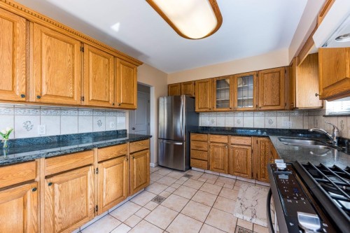 2094 Viewlynn Drive, North Vancouver, BC 