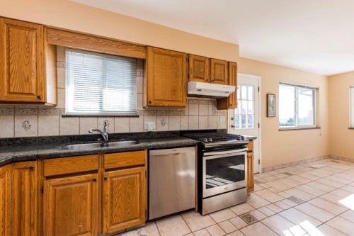 2094 Viewlynn Drive, North Vancouver, BC 