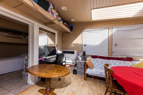 2094 Viewlynn Drive, North Vancouver, BC 