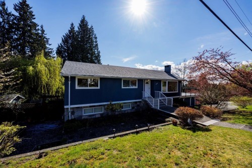 2094 Viewlynn Drive, North Vancouver, BC 