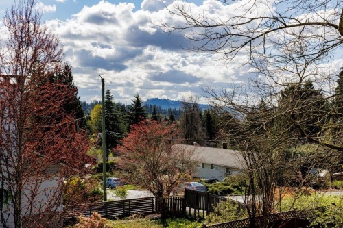 2094 Viewlynn Drive, North Vancouver, BC 