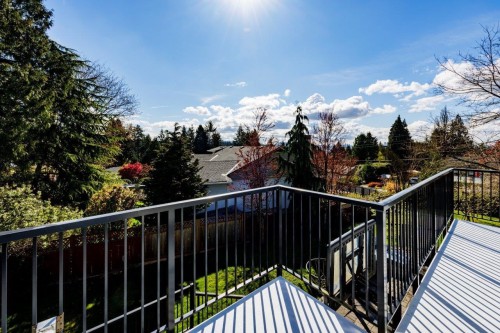 2094 Viewlynn Drive, North Vancouver, BC 