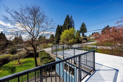2094 Viewlynn Drive, North Vancouver, BC 