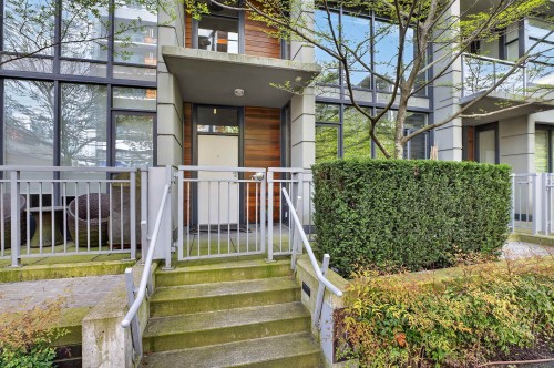 112 1St Avenue W, Vancouver, BC 