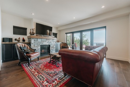 6035 Silverstone Lane, Sechelt, BC 