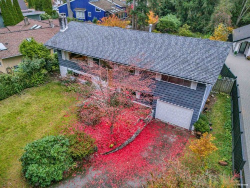 4578 Capilano Road, North Vancouver, BC 