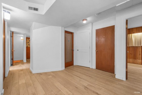 4578 Capilano Road, North Vancouver, BC 