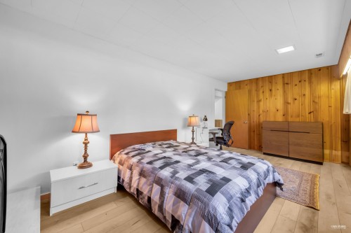 4578 Capilano Road, North Vancouver, BC 