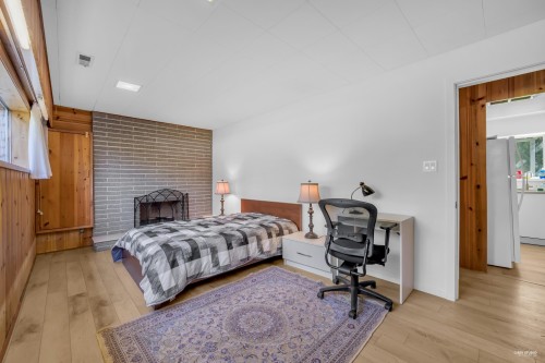 4578 Capilano Road, North Vancouver, BC 