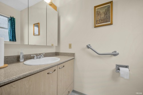 4578 Capilano Road, North Vancouver, BC 