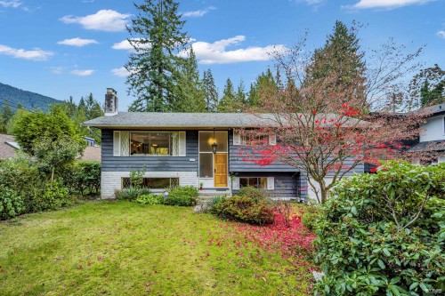 4578 Capilano Road, North Vancouver, BC 