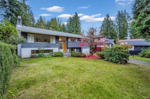 4578 Capilano Road, North Vancouver, BC 