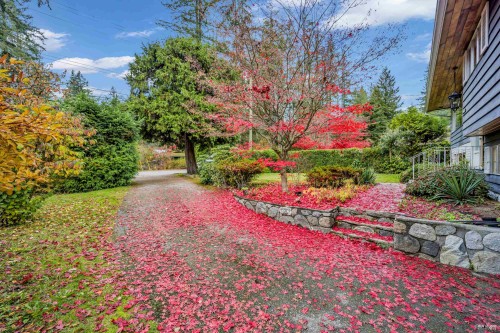 4578 Capilano Road, North Vancouver, BC 