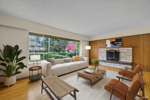4578 Capilano Road, North Vancouver, BC 