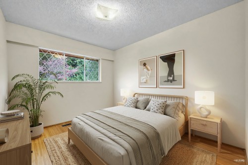 4578 Capilano Road, North Vancouver, BC 