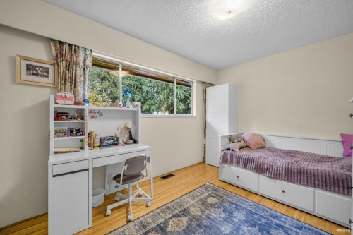 4578 Capilano Road, North Vancouver, BC 