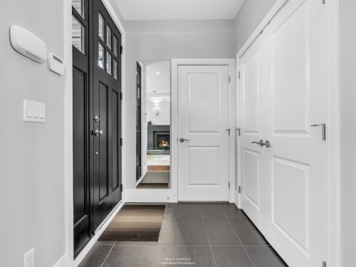 66 57Th Avenue E, Vancouver, BC 