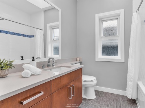 66 57Th Avenue E, Vancouver, BC 
