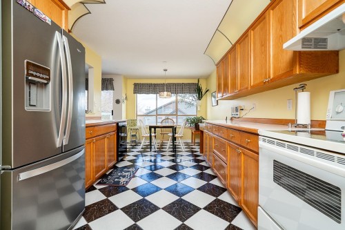 55-323 Governors Court, New Westminster, BC 