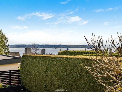 1405 20Th Street, West Vancouver, BC 