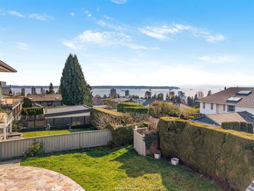 1405 20Th Street, West Vancouver, BC 