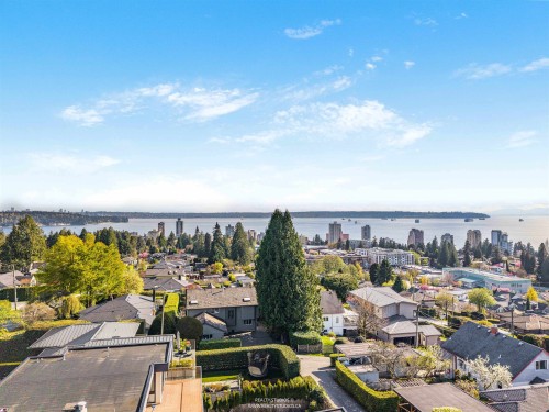 1405 20Th Street, West Vancouver, BC 