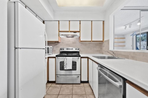 1465 Clyde Avenue, West Vancouver, BC 