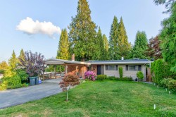 1177 15th Street E North Vancouver, BC V7J 1K6